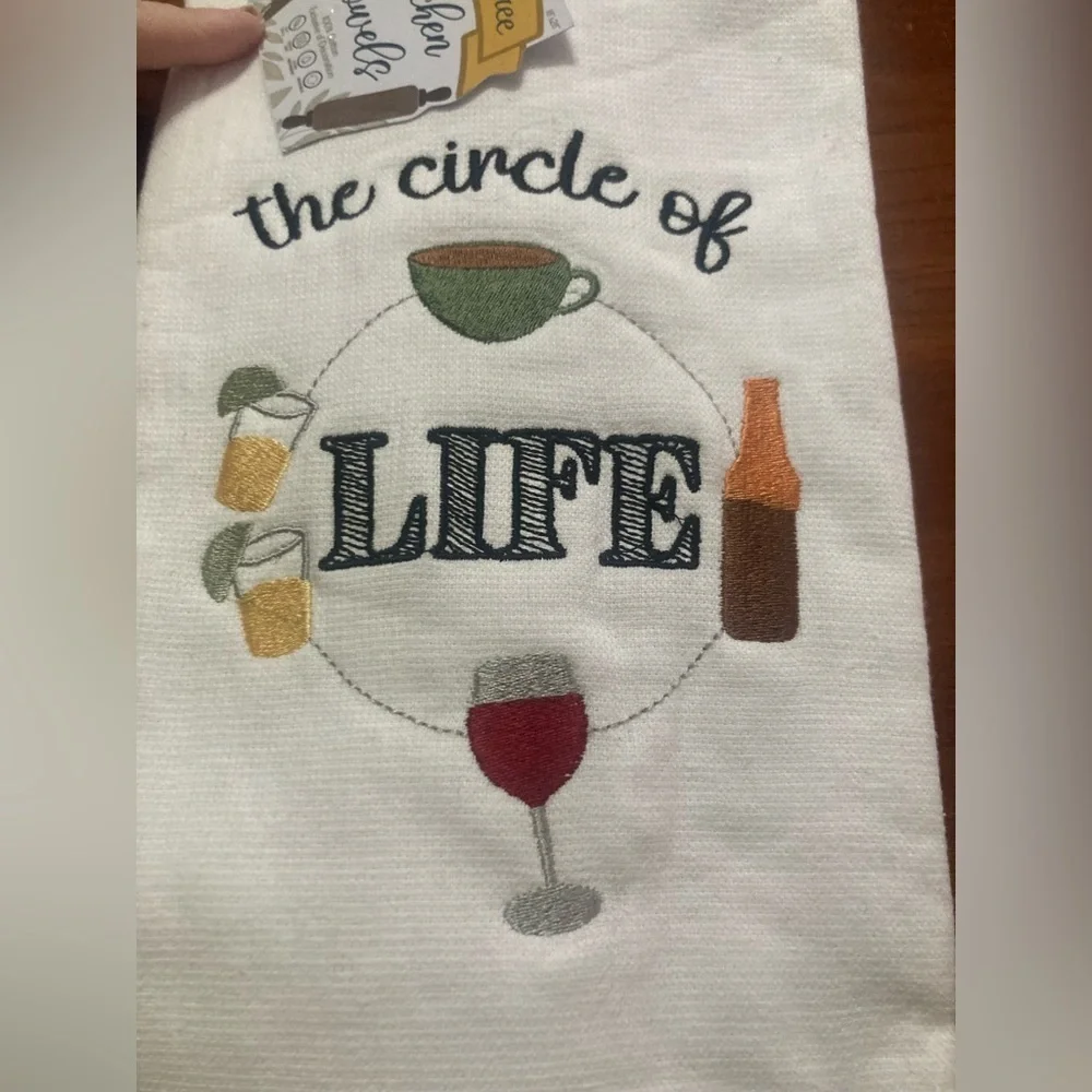 Embroidered Kitchen Towel set with Circle of Life Design. 3 pack of towels. NWT